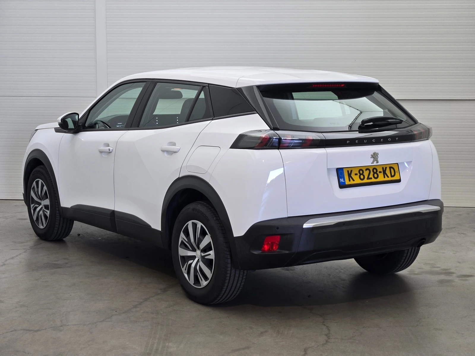 Peugeot 2008 Active, снимка 4 - Автомобили и джипове - 55484898