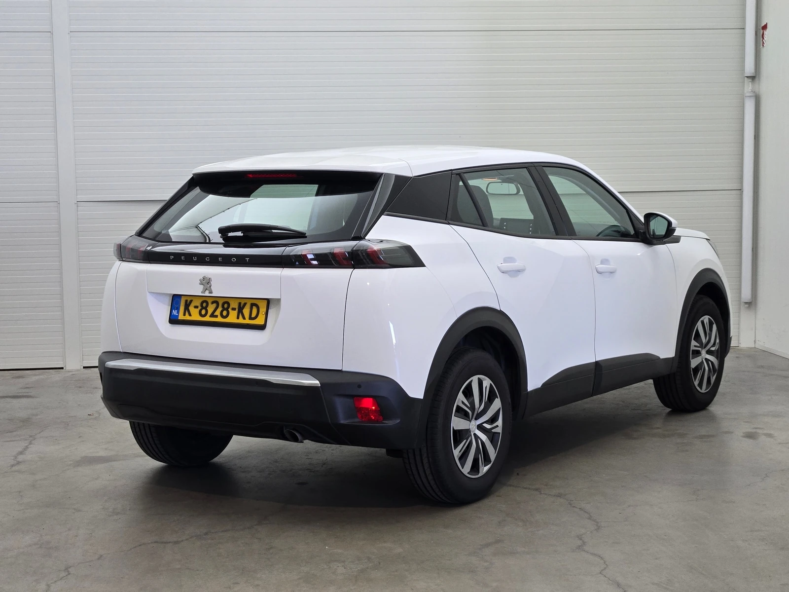 Peugeot 2008 Active, снимка 3 - Автомобили и джипове - 55484898