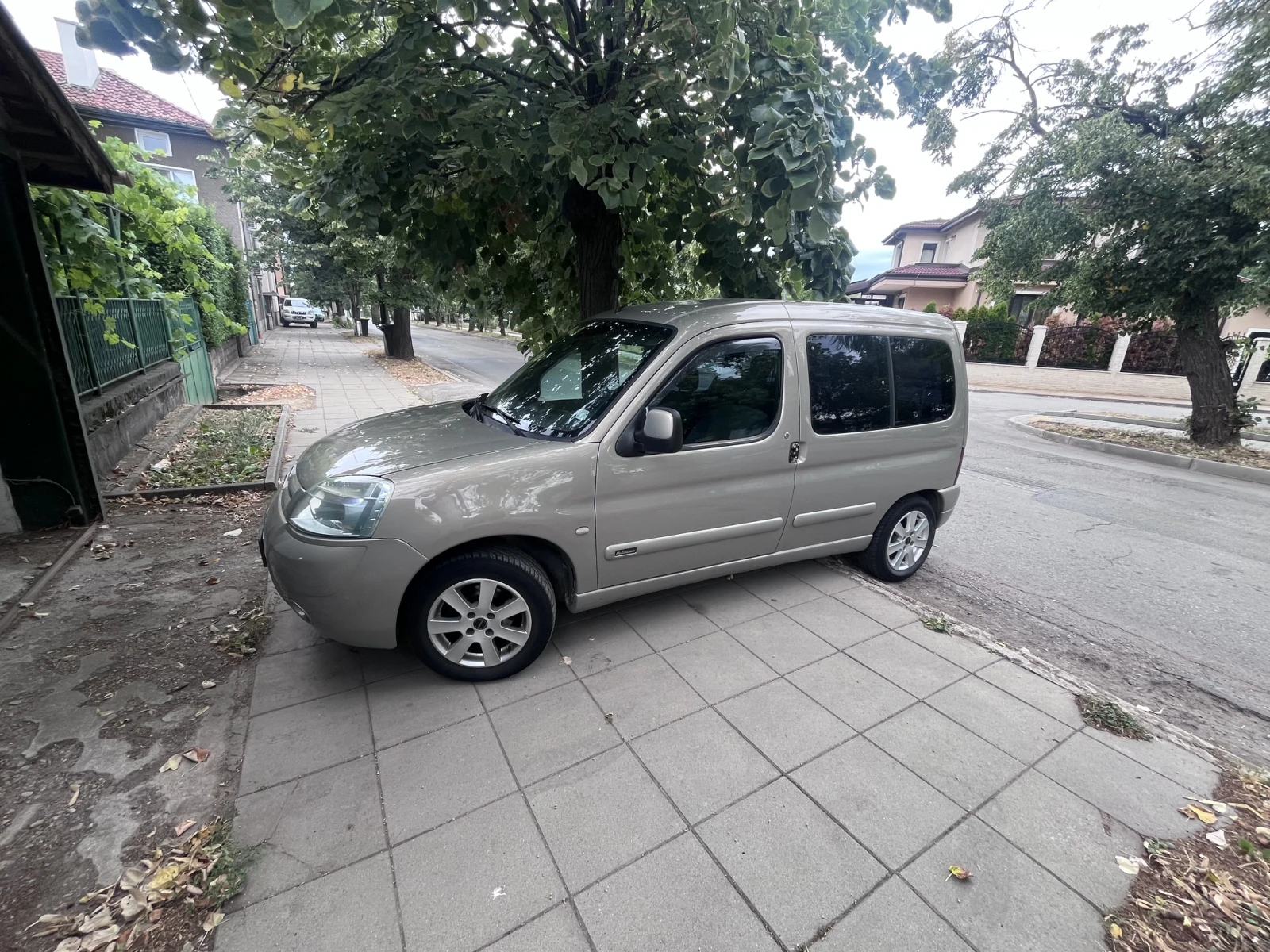Citroen Berlingo Пътнически, снимка 3 - Автомобили и джипове - 55496696