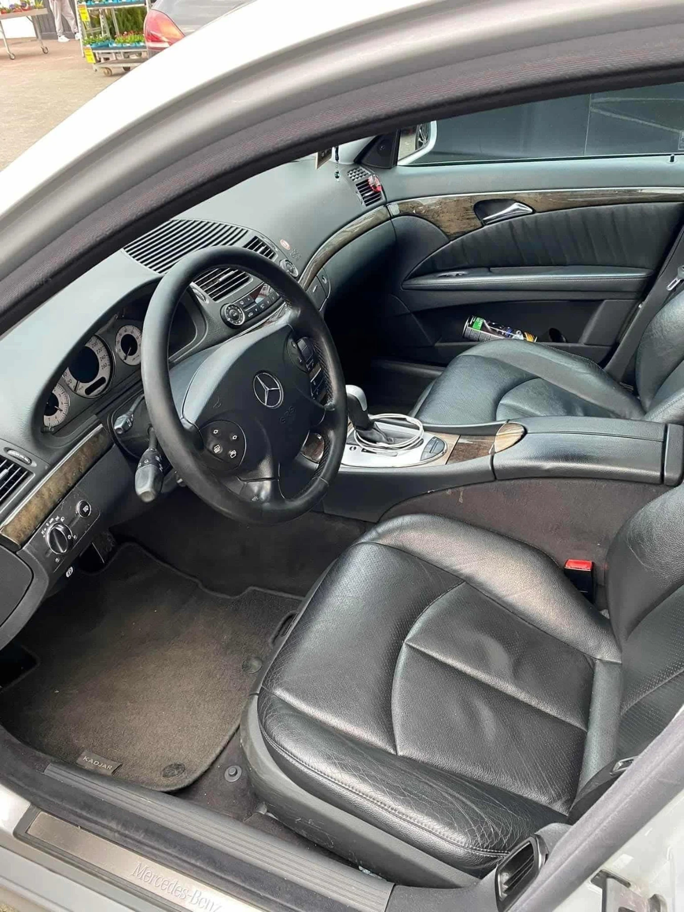 Mercedes-Benz E 320 AMG пакет !, снимка 4 - Автомобили и джипове - 55611449