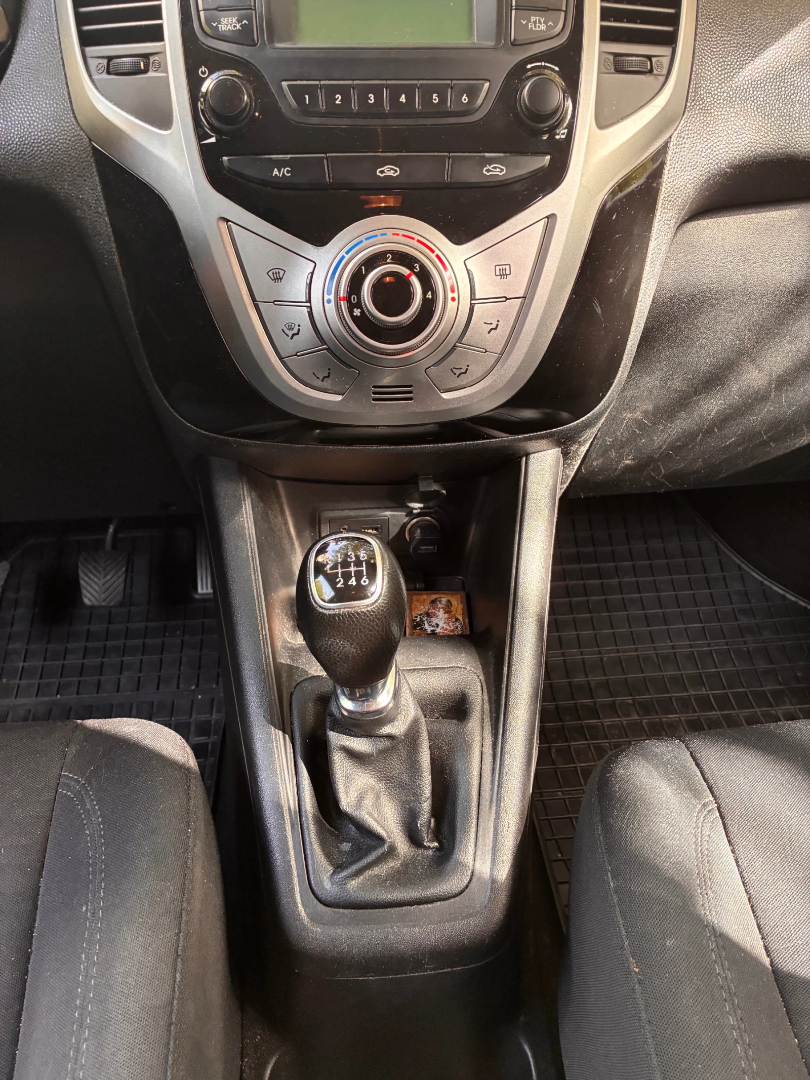 Hyundai Ix20 1.6, снимка 8 - Автомобили и джипове - 55858715