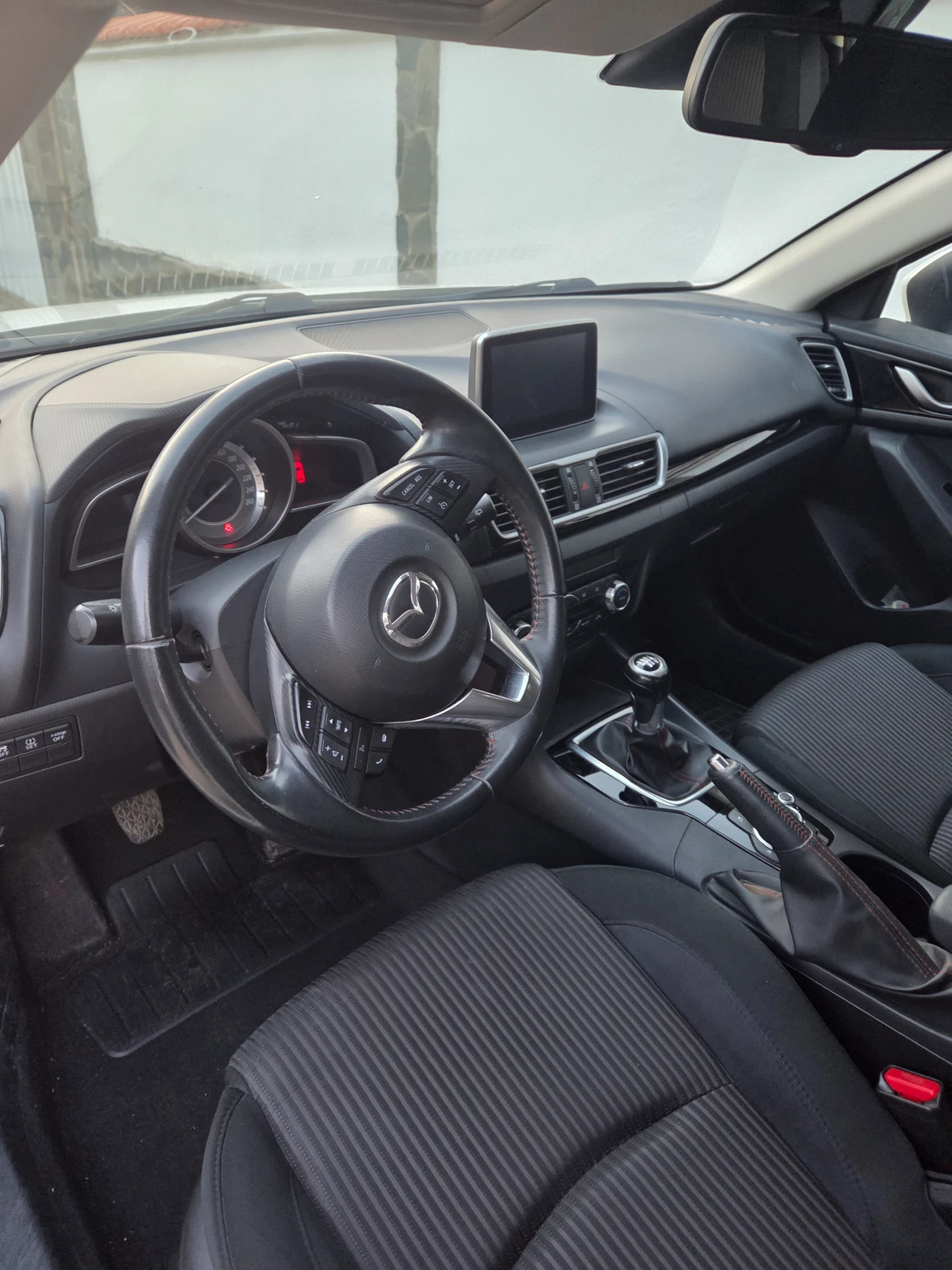 Mazda 3, снимка 11 - Автомобили и джипове - 56158853