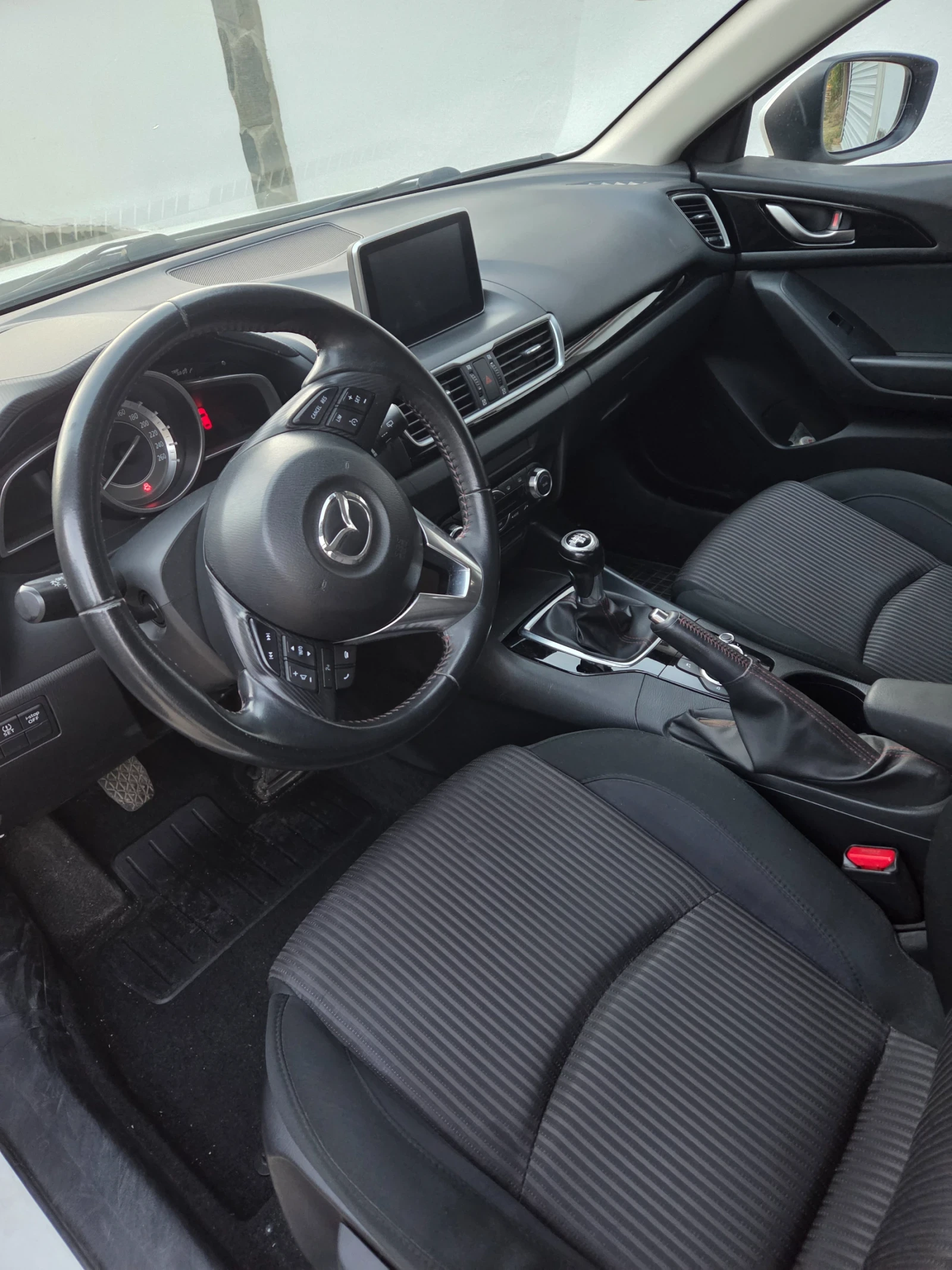 Mazda 3, снимка 16 - Автомобили и джипове - 56158853