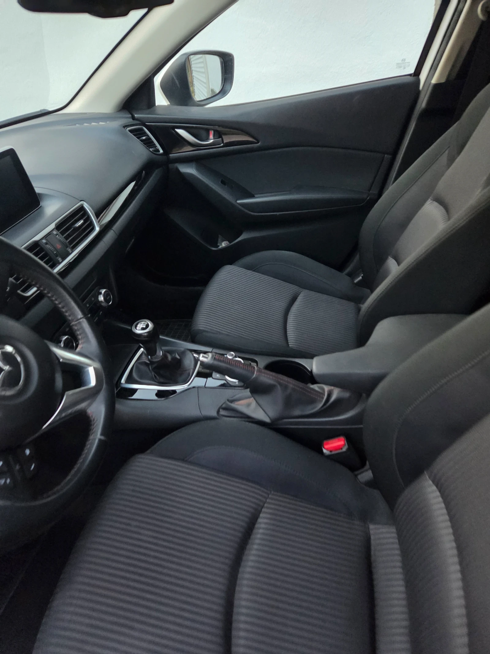 Mazda 3, снимка 13 - Автомобили и джипове - 56158853