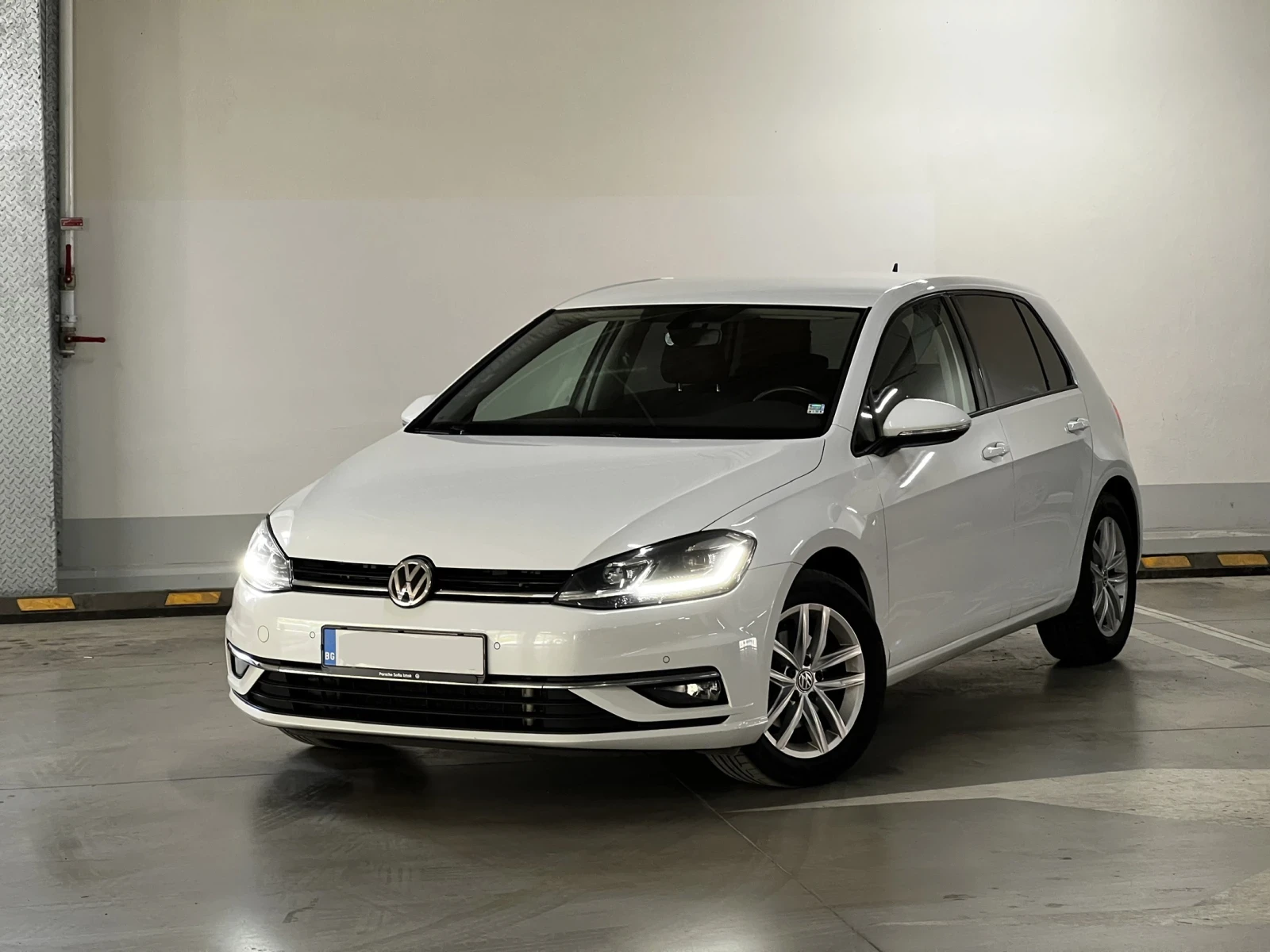 VW Golf 7.5 2.0TDI 150ks LED Порше Изток, снимка 4 - Автомобили и джипове - 56168107