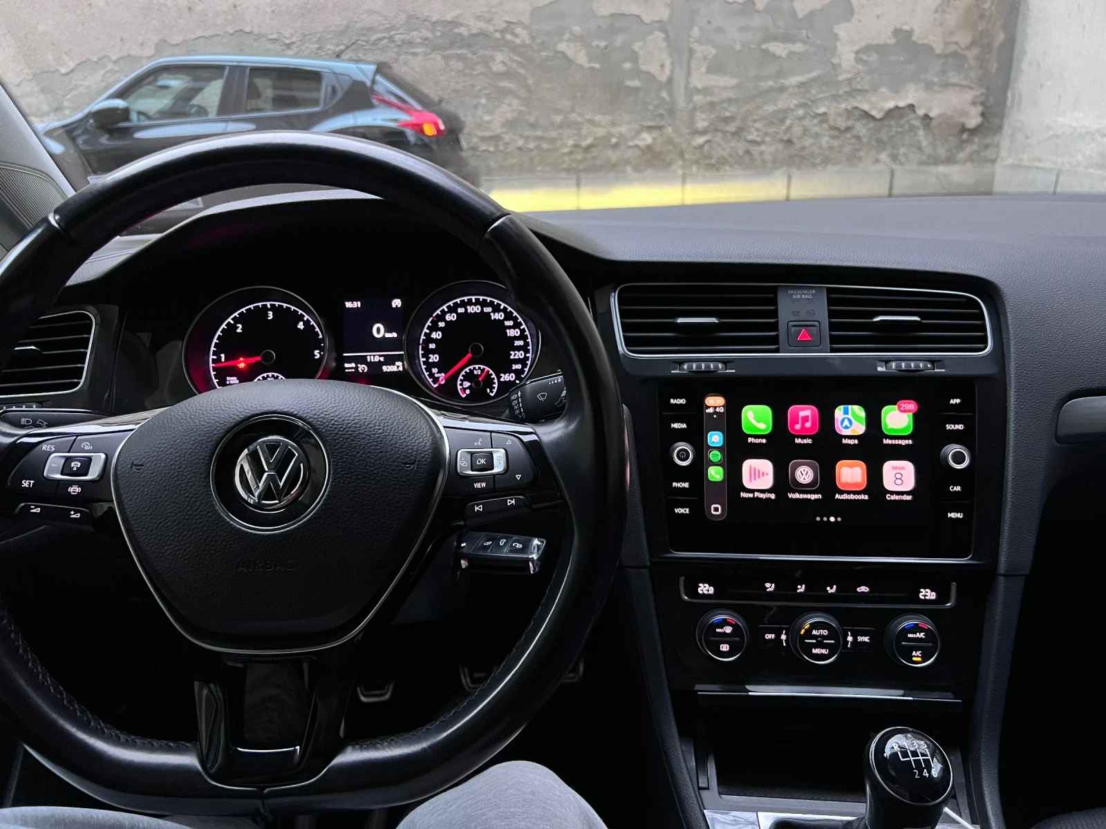 VW Golf 7.5 2.0TDI 150ks LED Порше Изток, снимка 9 - Автомобили и джипове - 56168107