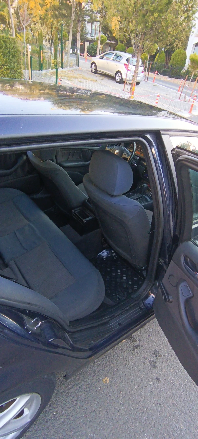 BMW 320 2.0 дизел, снимка 13 - Автомобили и джипове - 56439414