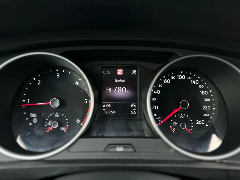 VW Tiguan  / FACELIFT / 2.0TDI / TOP /, снимка 15 - Автомобили и джипове - 49829831