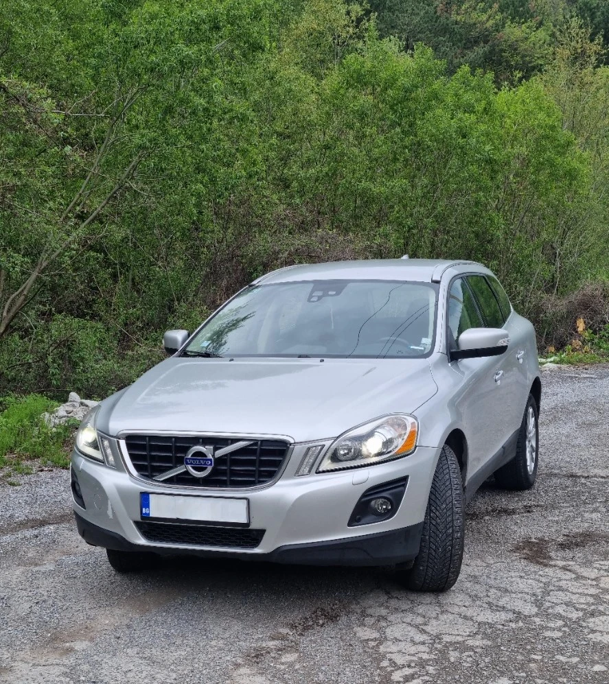 Volvo XC60 2.4 D5 AWD - изображение 2