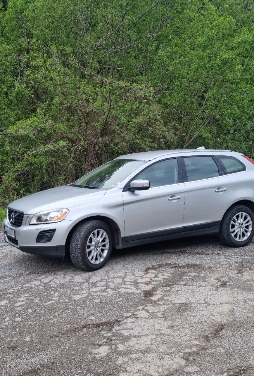 Volvo XC60 2.4 D5 AWD - изображение 3