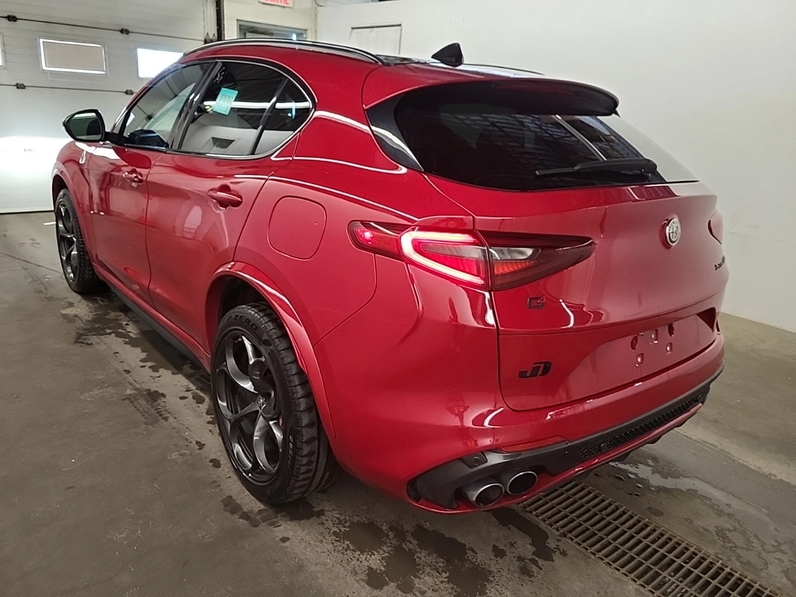 Alfa Romeo Stelvio * QUADRIFOGLIO * CARFAX * ВЪЗМОЖНОСТ ЗА ФИНАНСИРАН - изображение 4