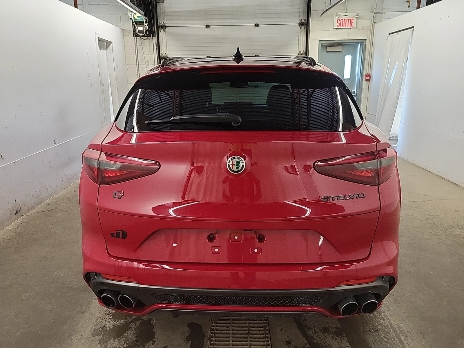 Alfa Romeo Stelvio * QUADRIFOGLIO * CARFAX * ВЪЗМОЖНОСТ ЗА ФИНАНСИРАН - изображение 6