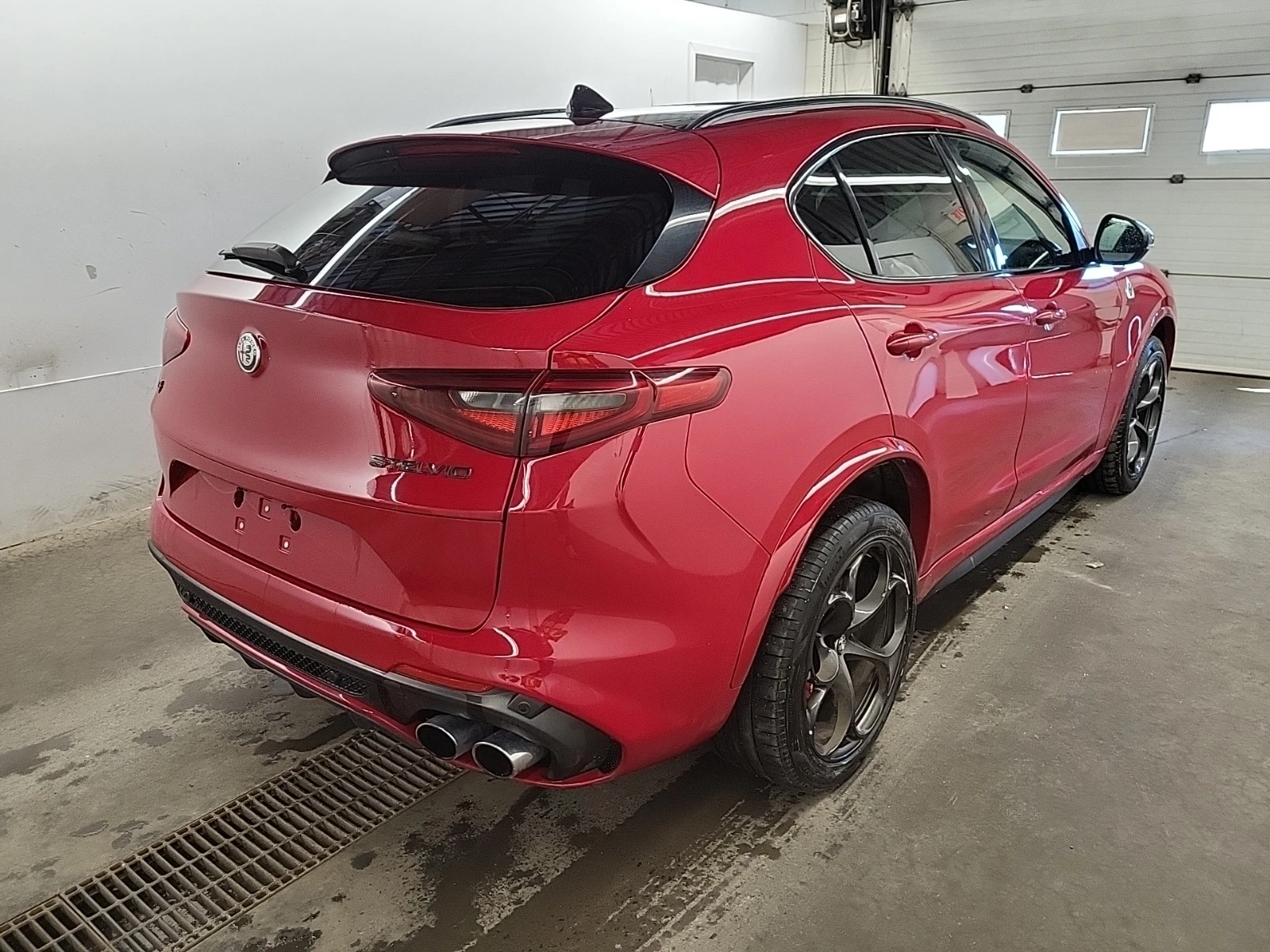 Alfa Romeo Stelvio * QUADRIFOGLIO * CARFAX * ВЪЗМОЖНОСТ ЗА ФИНАНСИРАН - изображение 2