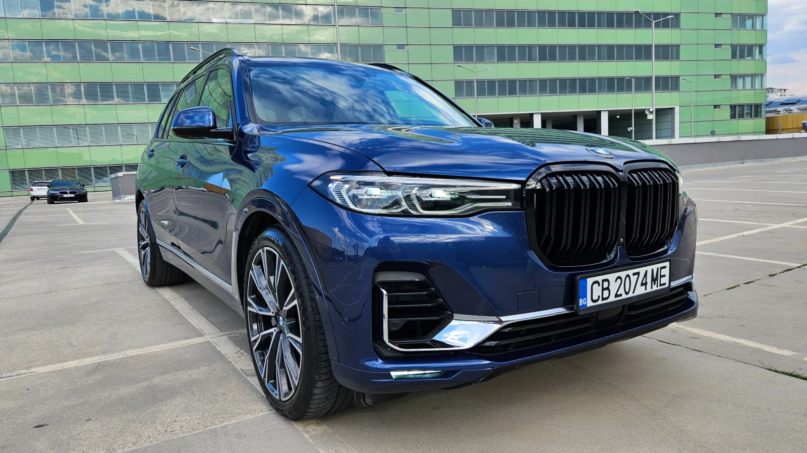 BMW X7 40i Individual - изображение 2