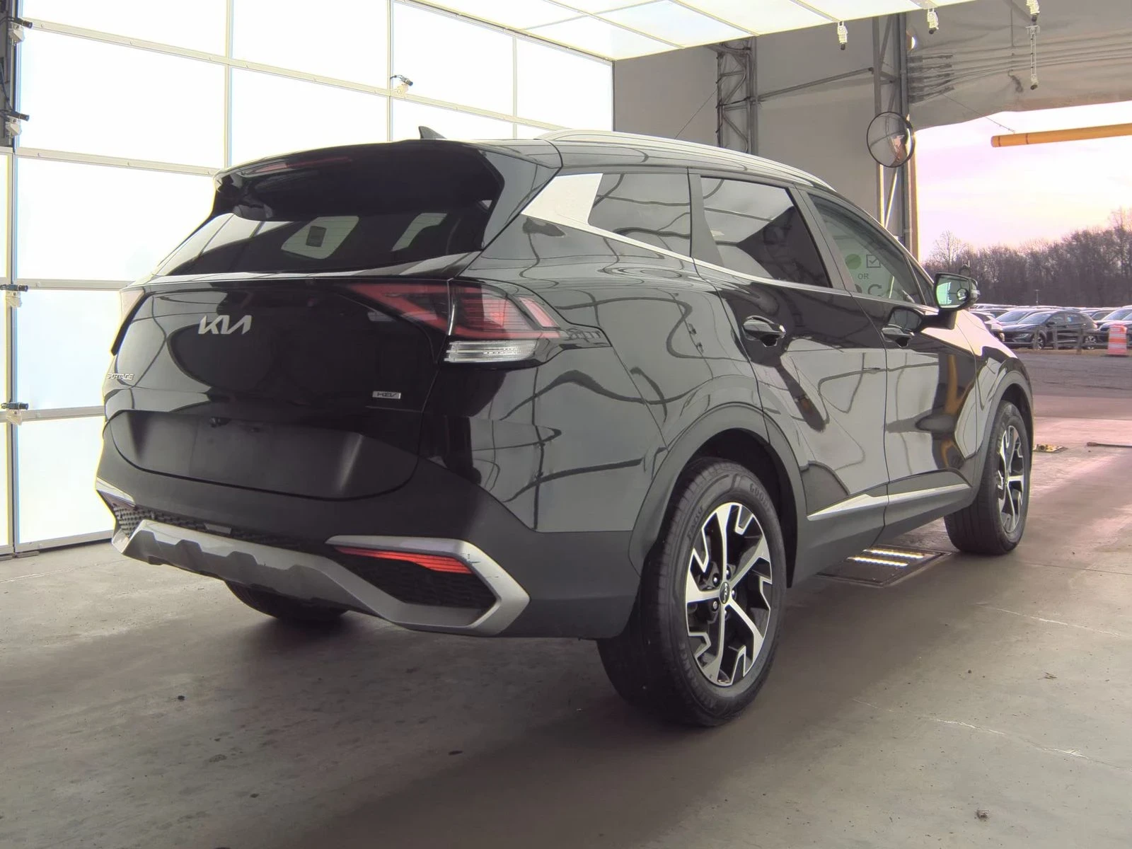 Kia Sportage Hybrid EX - изображение 4