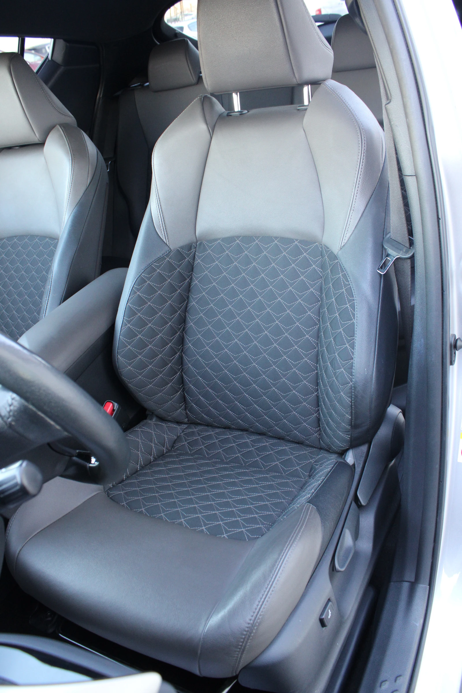 Toyota C-HR 2.0 HYBRID/ВСИЧКИ ЕКСТРИ ЗА МОДЕЛА - изображение 9