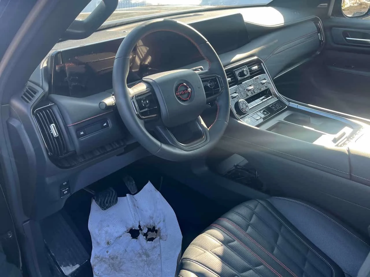 Nissan Armada * PRO 4X * CARFAX * KEYLESS * 360 КАМЕРИ, снимка 5 - Автомобили и джипове - 53953820