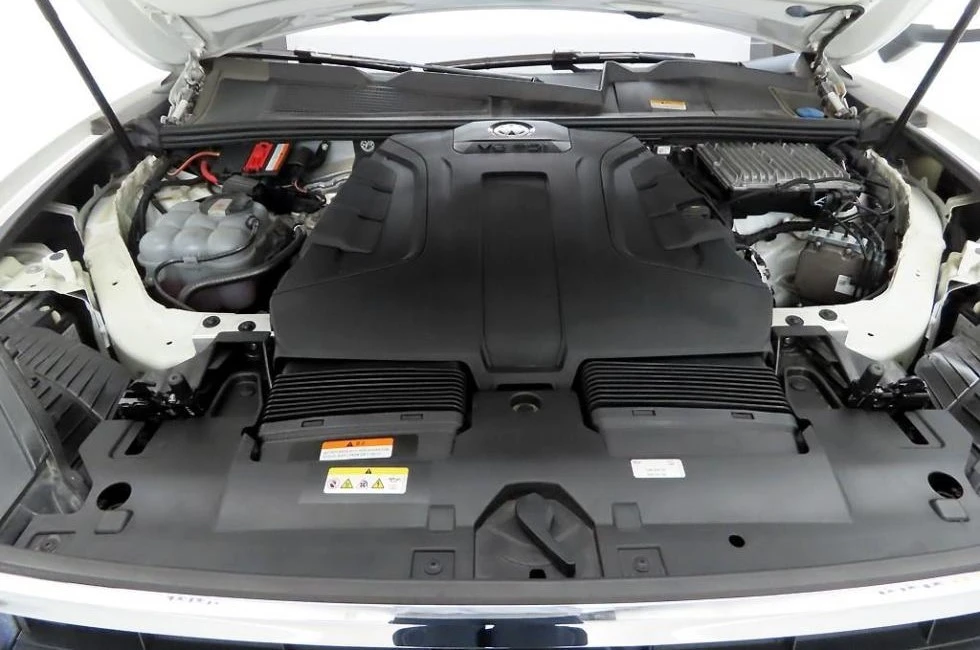 VW Touareg Gen3 3.0 TDI Panorama/Disitron/Обдухване, снимка 15 - Автомобили и джипове - 55088914