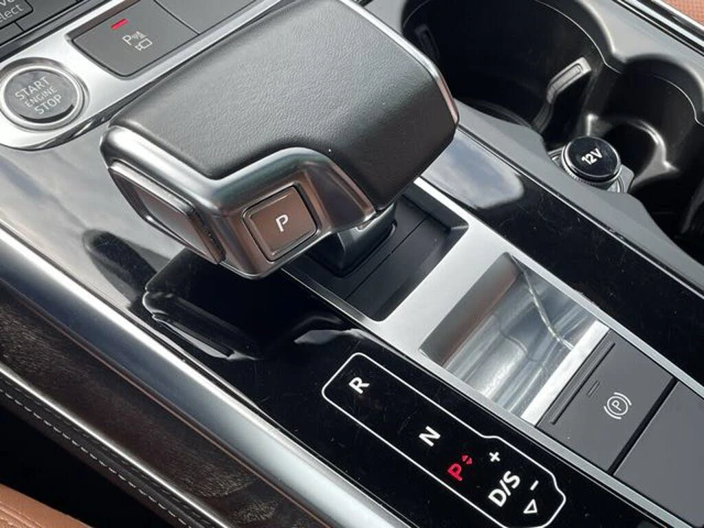 Audi Q8 55TFSI* MATRIX* S* LINE* ОБДУХВАНЕ* 360КАМЕРА* , снимка 10 - Автомобили и джипове - 55301715