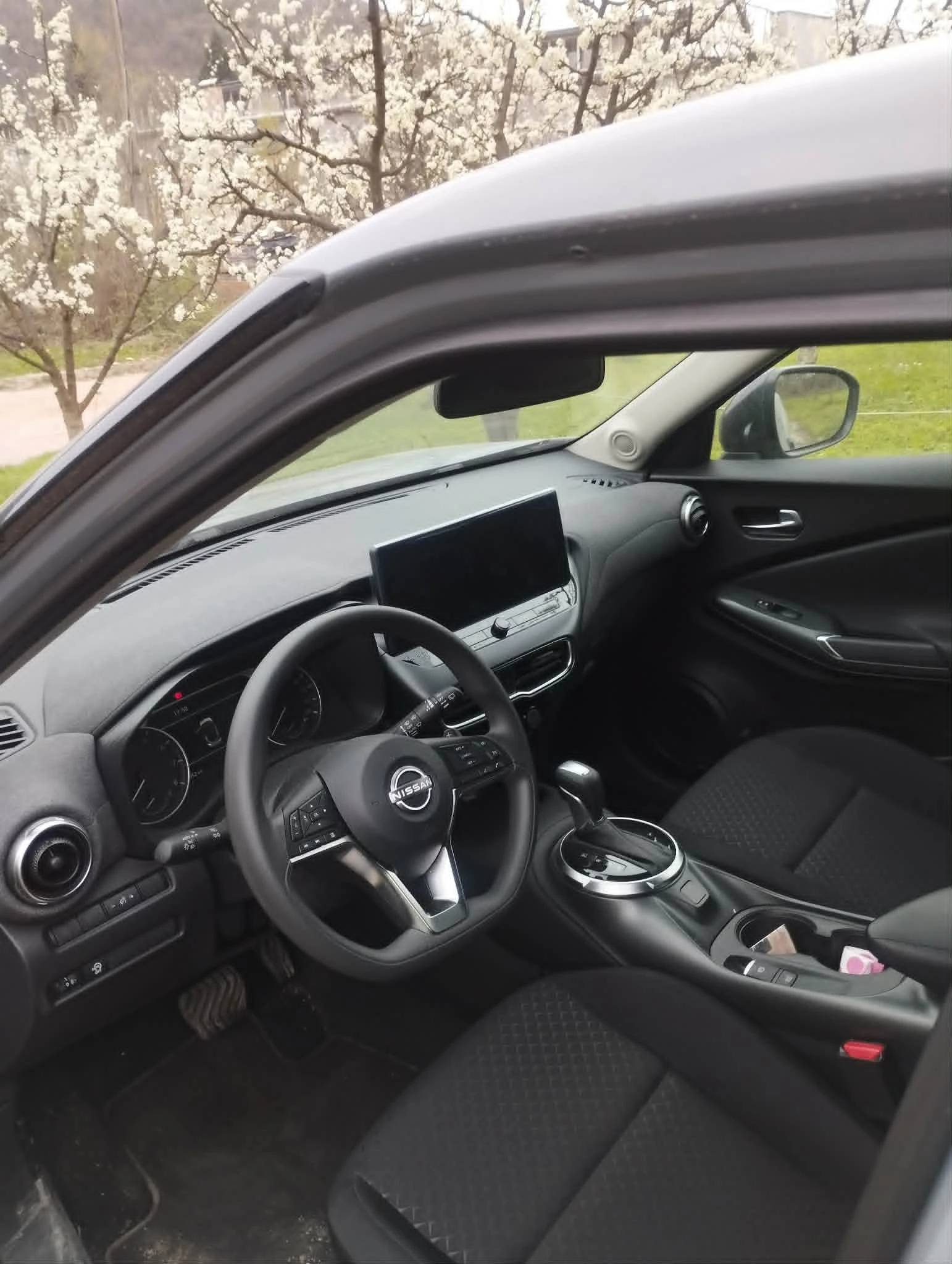 Nissan Juke, снимка 6 - Автомобили и джипове - 55415145