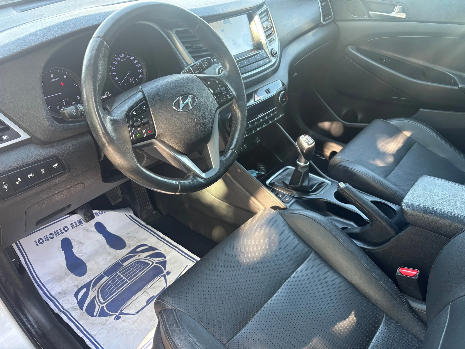 Hyundai Tucson 2.0 crdi 4x4, снимка 9 - Автомобили и джипове - 55738110