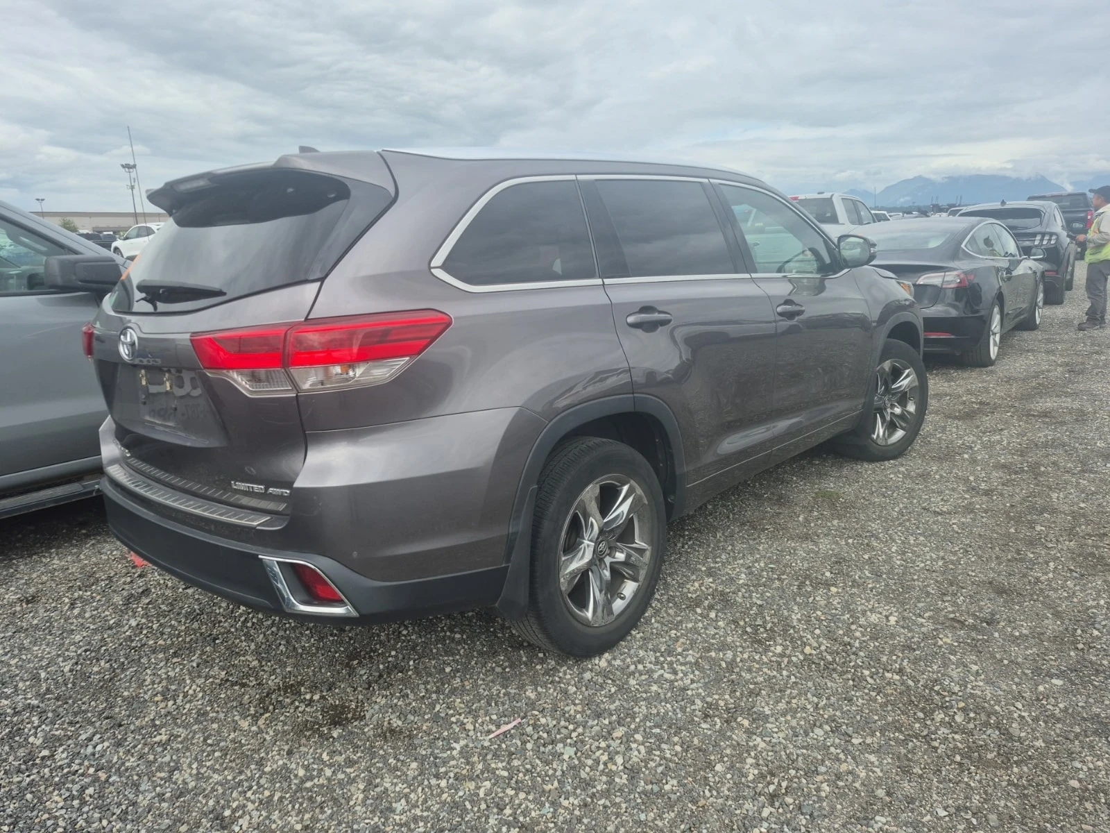 Toyota Highlander * LIMITED * AWD * FACELIFT * 7 МЕСТЕН * CARFAX * , снимка 3 - Автомобили и джипове - 56003385