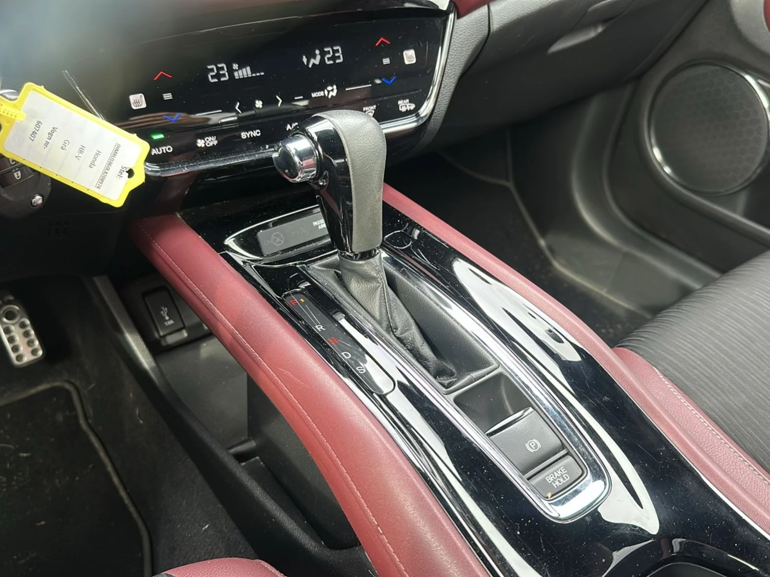Honda Hr-v 1.5 Бензин, снимка 10 - Автомобили и джипове - 56113498