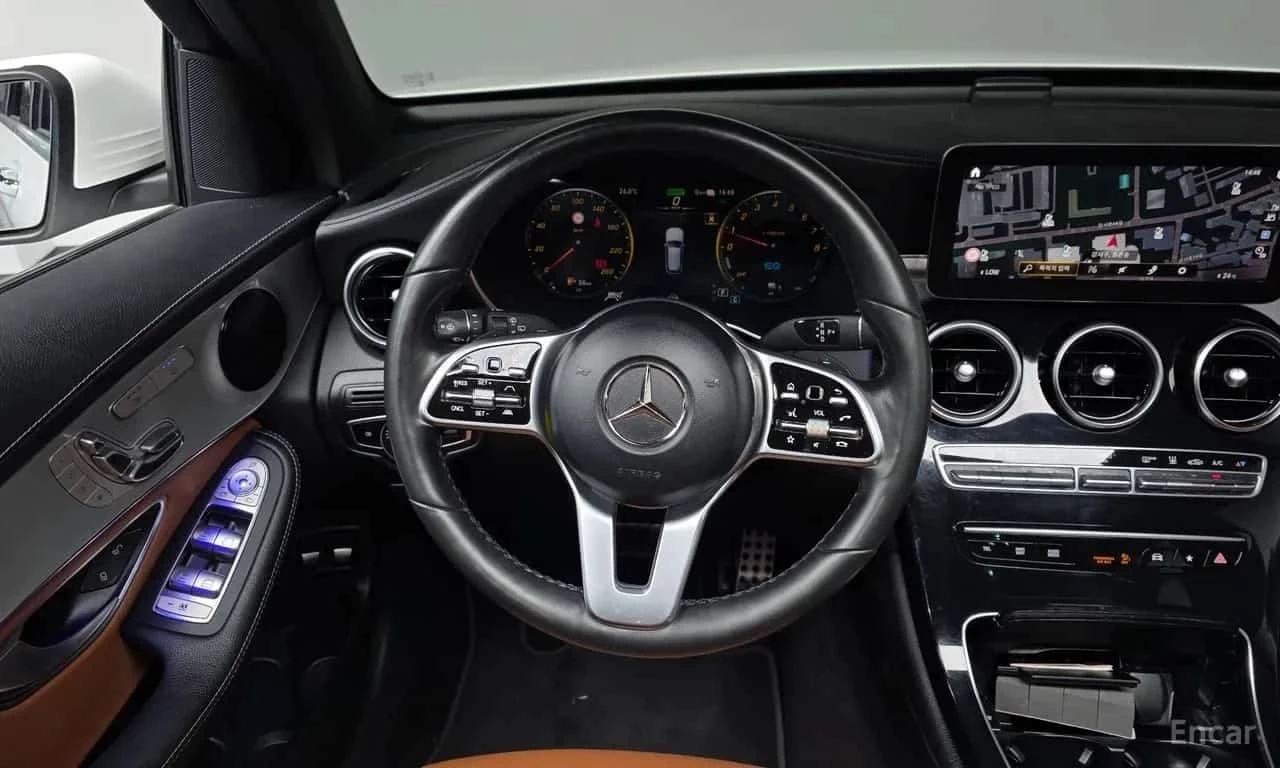 Mercedes-Benz GLC 300 | ПАНО| ОБДУХВАНЕ| 360САМ| HUD| 2 КЛЮЧА| , снимка 13 - Автомобили и джипове - 56169030