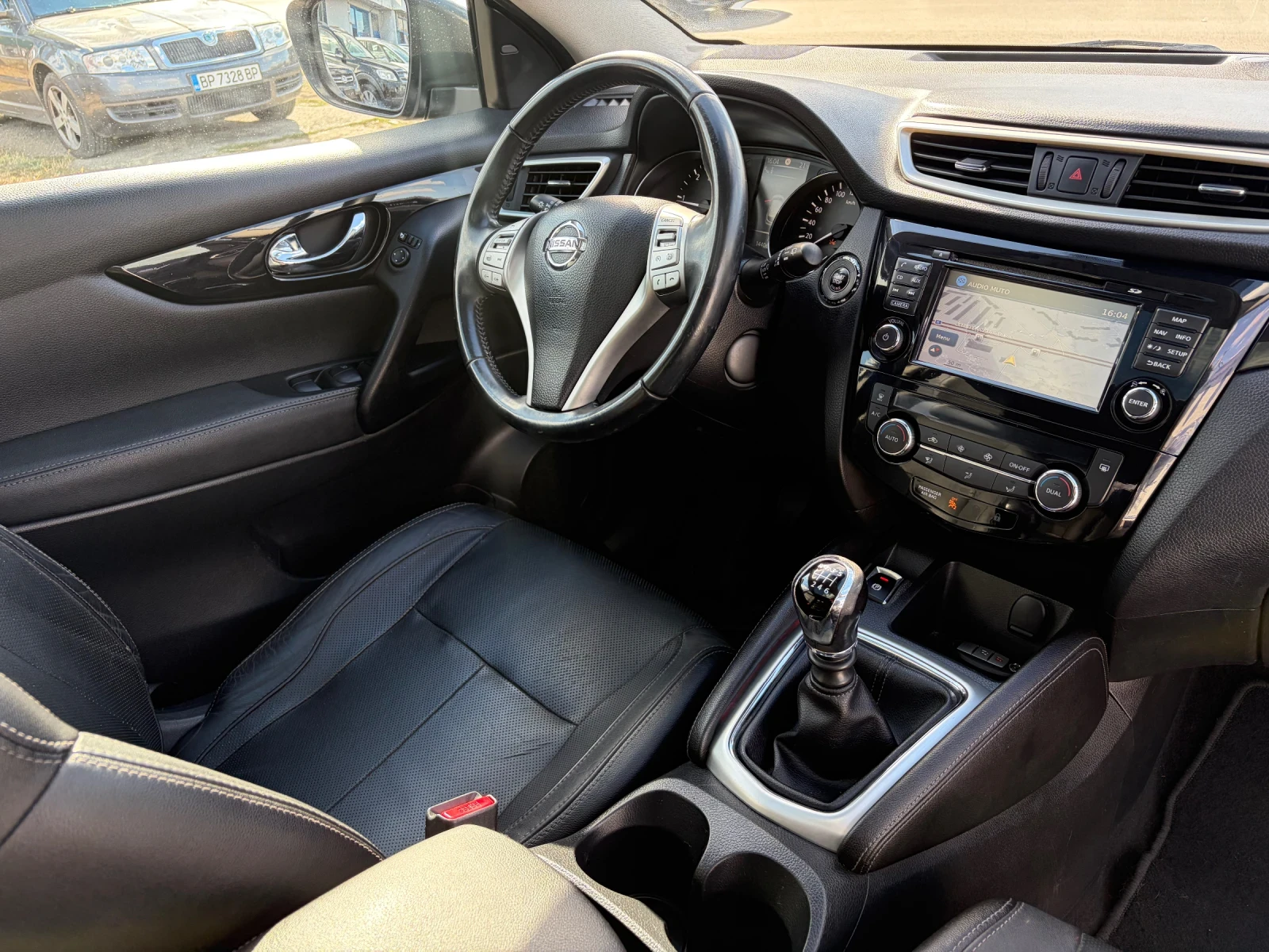 Nissan Qashqai, снимка 10 - Автомобили и джипове - 56289134