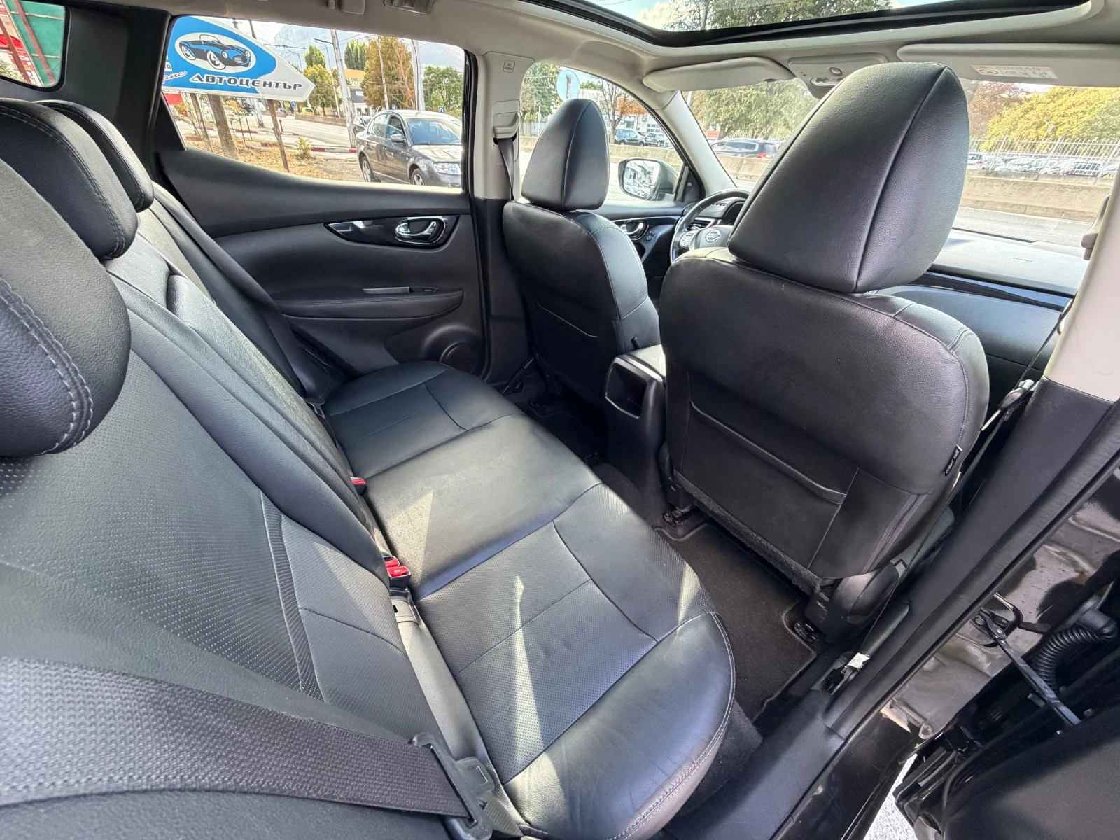 Nissan Qashqai, снимка 15 - Автомобили и джипове - 56289134