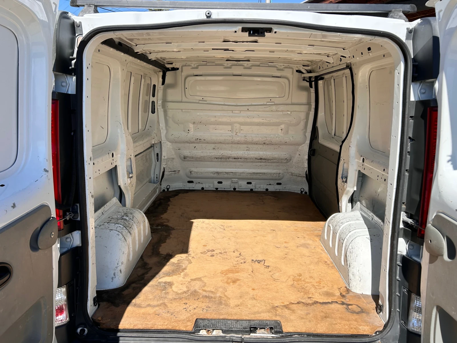 Renault Trafic 2.0dci ICE 115к.с, снимка 13 - Бусове и автобуси - 56015131