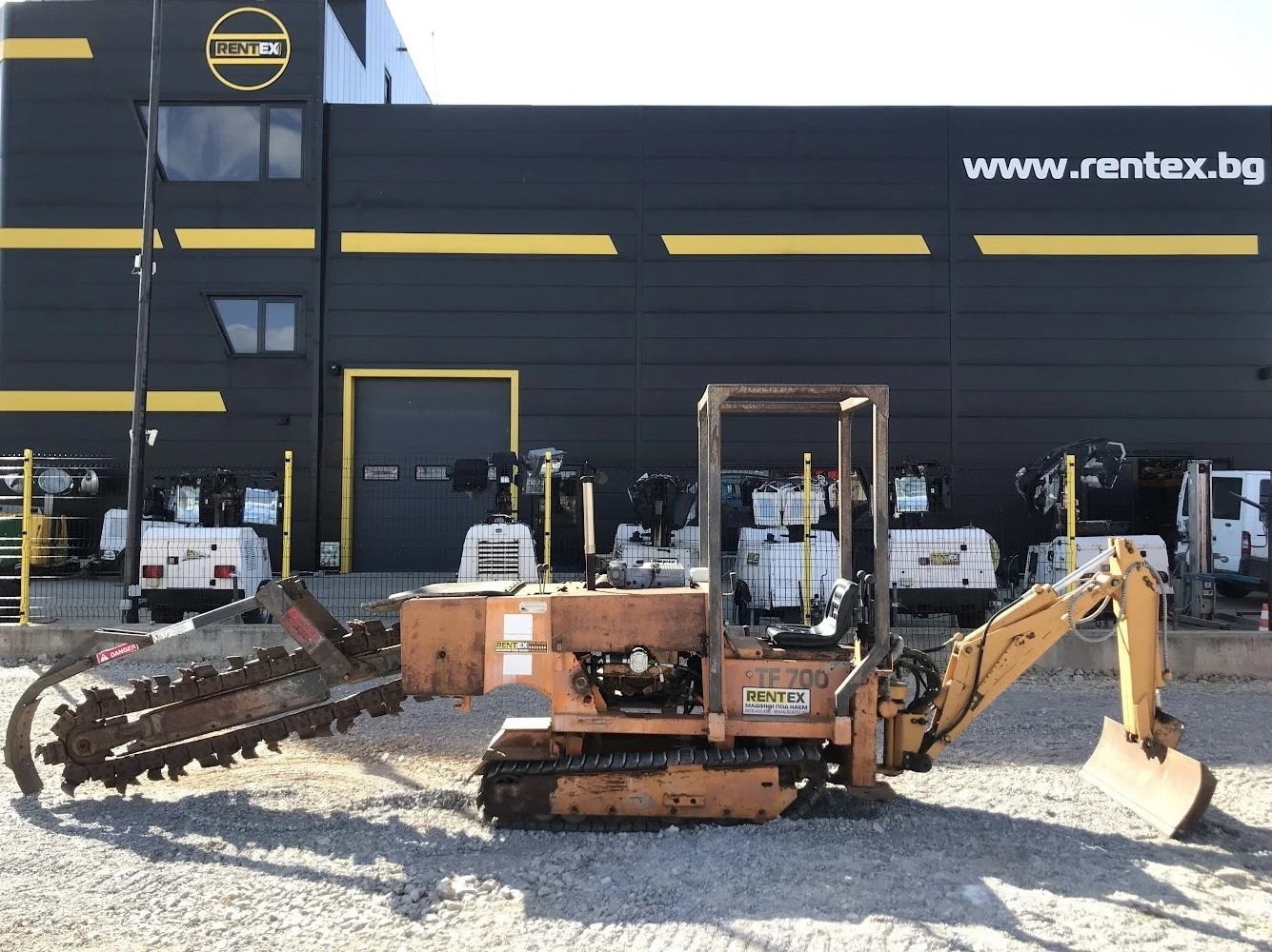      CASE-DAVIS TF700 | Mobile.bg   1