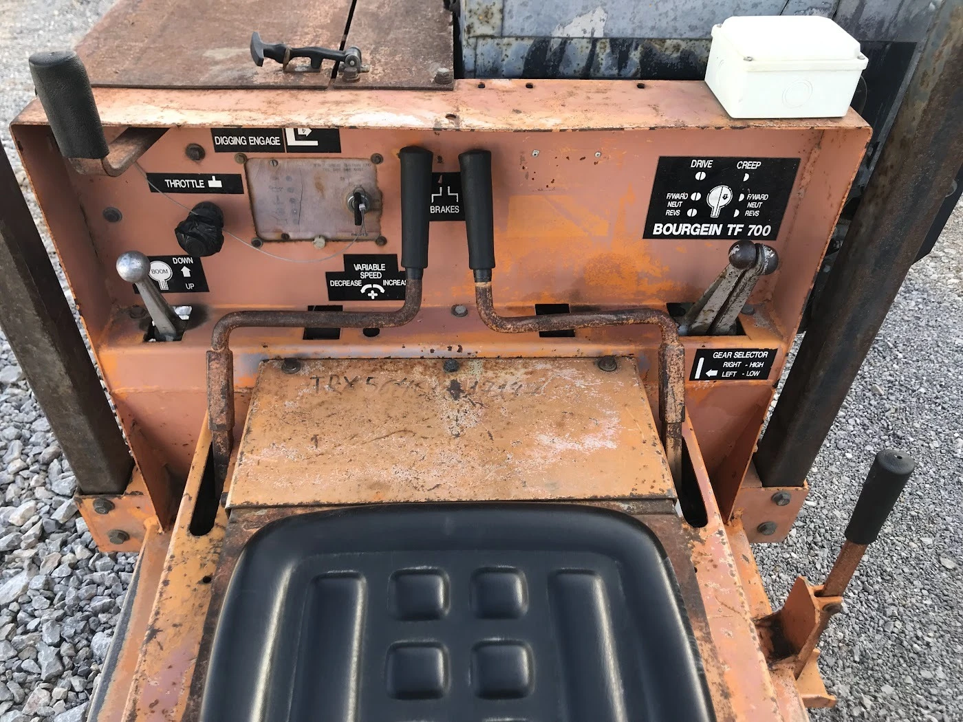      CASE-DAVIS TF700 | Mobile.bg   16