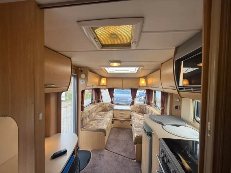 Каравана ABI Abbey-Baily, снимка 4 - Каравани и кемпери - 53060156