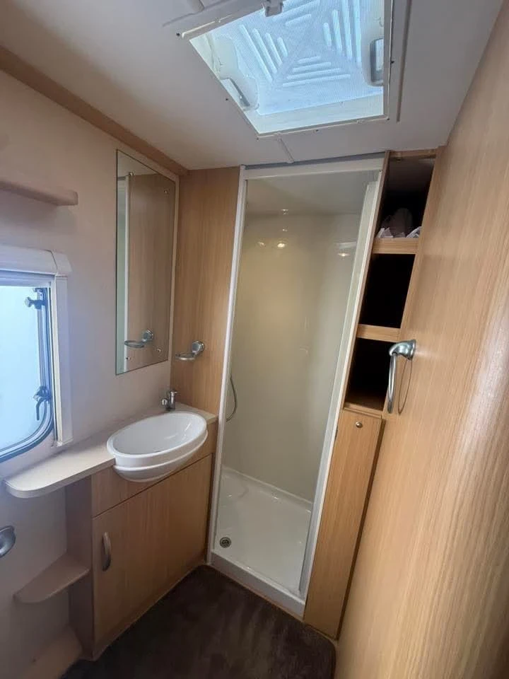 Каравана ABI Abbey-Baily, снимка 7 - Каравани и кемпери - 53060156