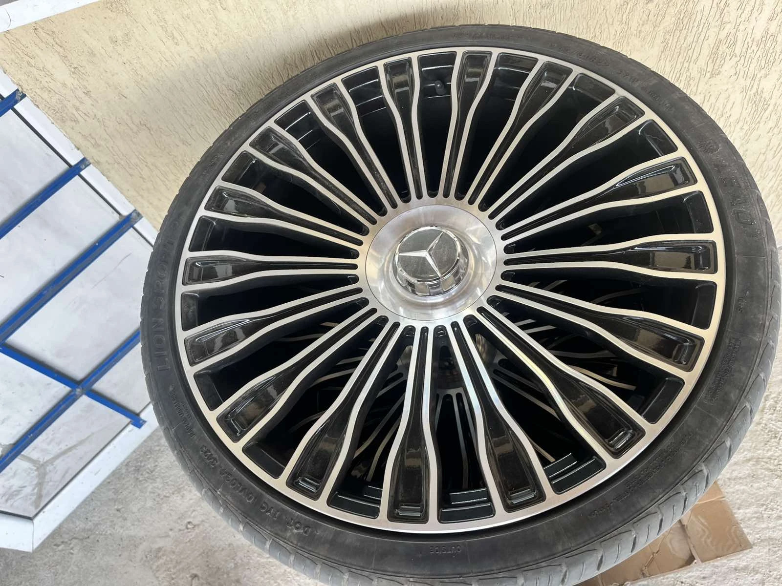 ���� � ������ 305/25R22 �� Mercedes-Benz | Mobile.bg � ����������� 1