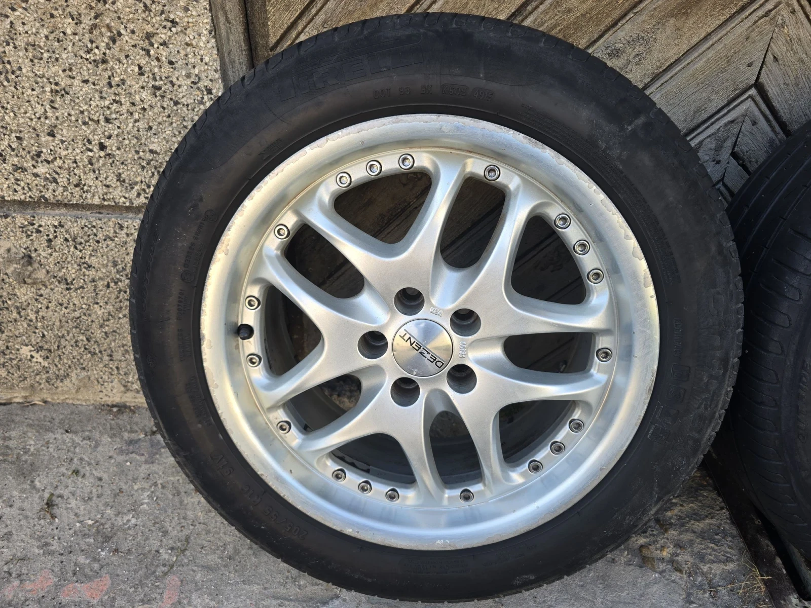 Гуми с джанти Pirelli 205/55R16, снимка 2 - Гуми и джанти - 55342263