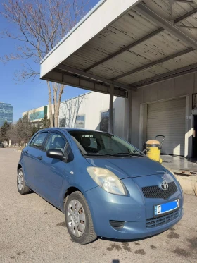 Toyota Yaris 1.0, снимка 1