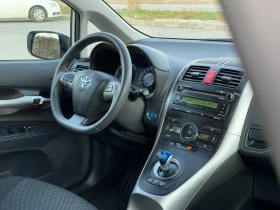 Toyota Auris 1.8 Hybrid, 2012г, автоматик , снимка 10