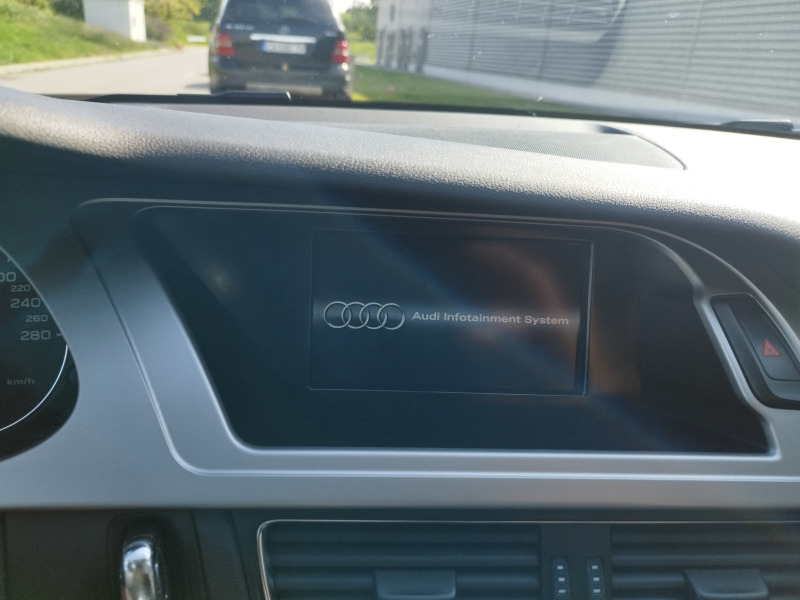 Audi A4 Avant, снимка 15 - Автомобили и джипове - 45846160