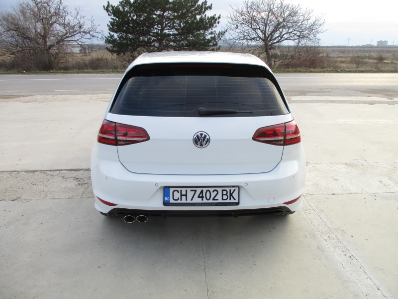 VW Golf 1.6/ДИЗЕЛ/110кс./R-Line/КАТО НОВА/, снимка 5 - Автомобили и джипове - 48335943