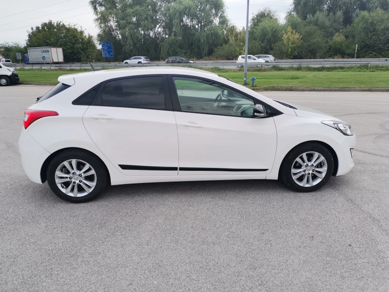 Hyundai I30 1.6, снимка 8 - Автомобили и джипове - 48414650