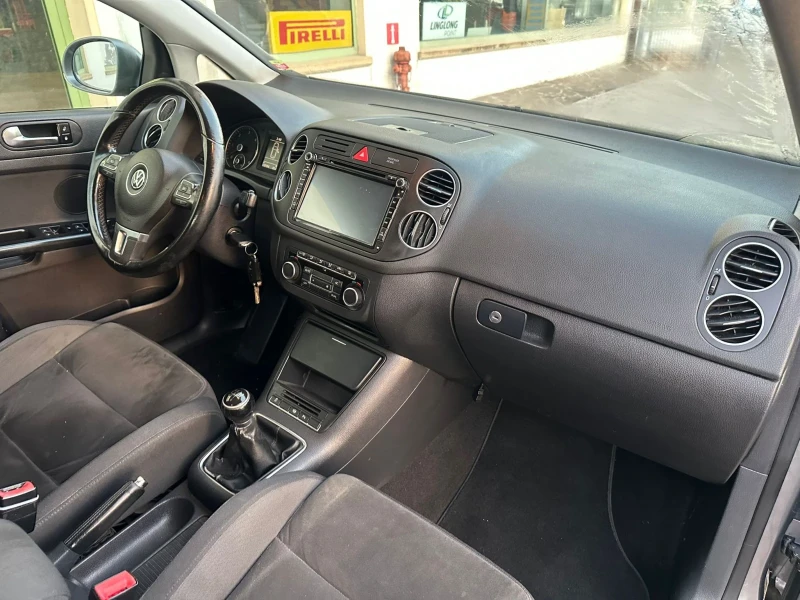 VW Golf Plus 1.6TDi105ксУНИКАТ , снимка 13 - Автомобили и джипове - 48442948