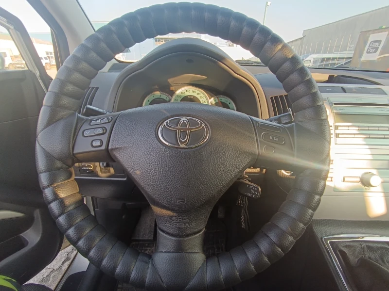 Toyota Corolla verso 2, 0 d ТОП състояние, снимка 10 - Автомобили и джипове - 48493834