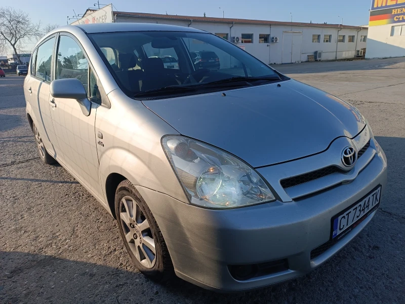 Toyota Corolla verso 2, 0D4D ТОП състояние, снимка 2 - Автомобили и джипове - 48493834