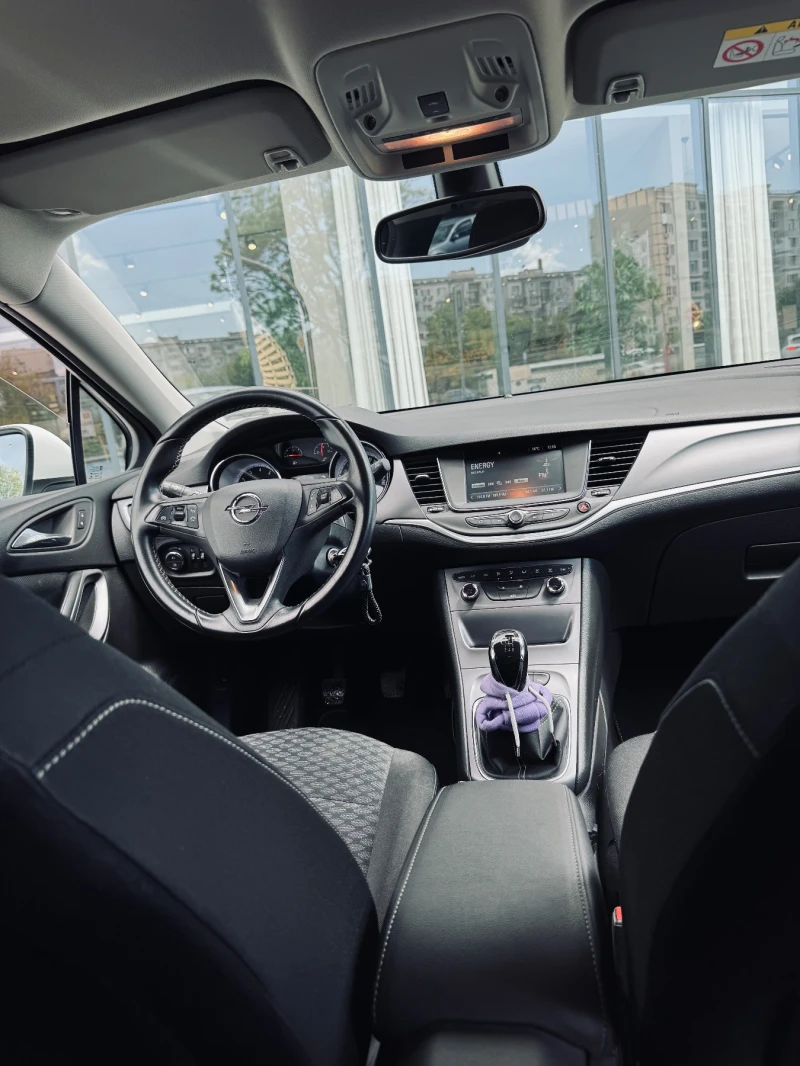 Opel Astra 1.4 Turbo, снимка 16 - Автомобили и джипове - 51917567