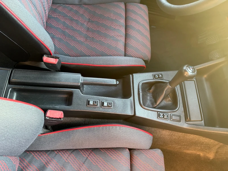 BMW 318, снимка 7 - Автомобили и джипове - 51001216