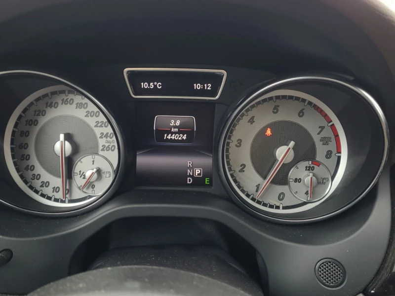 Mercedes-Benz CLA 250 4MATIC* AMG-pkg* Подгрев* Пано* Камера* Мъртва зон, снимка 6 - Автомобили и джипове - 52317826