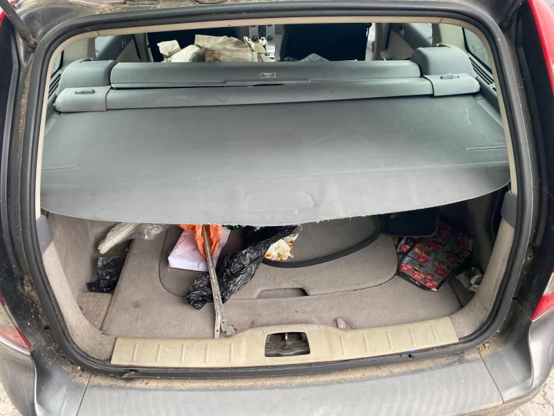 Volvo V50 2.0hdi, снимка 9 - Автомобили и джипове - 51753527