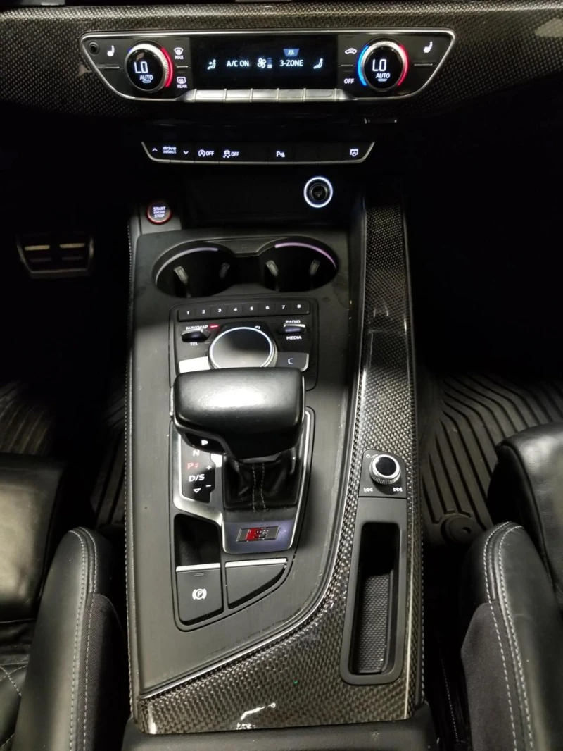Audi S4 Technik* B&O* Carbon* Virtual* Масаж* 360* Подгрев, снимка 9 - Автомобили и джипове - 52317763